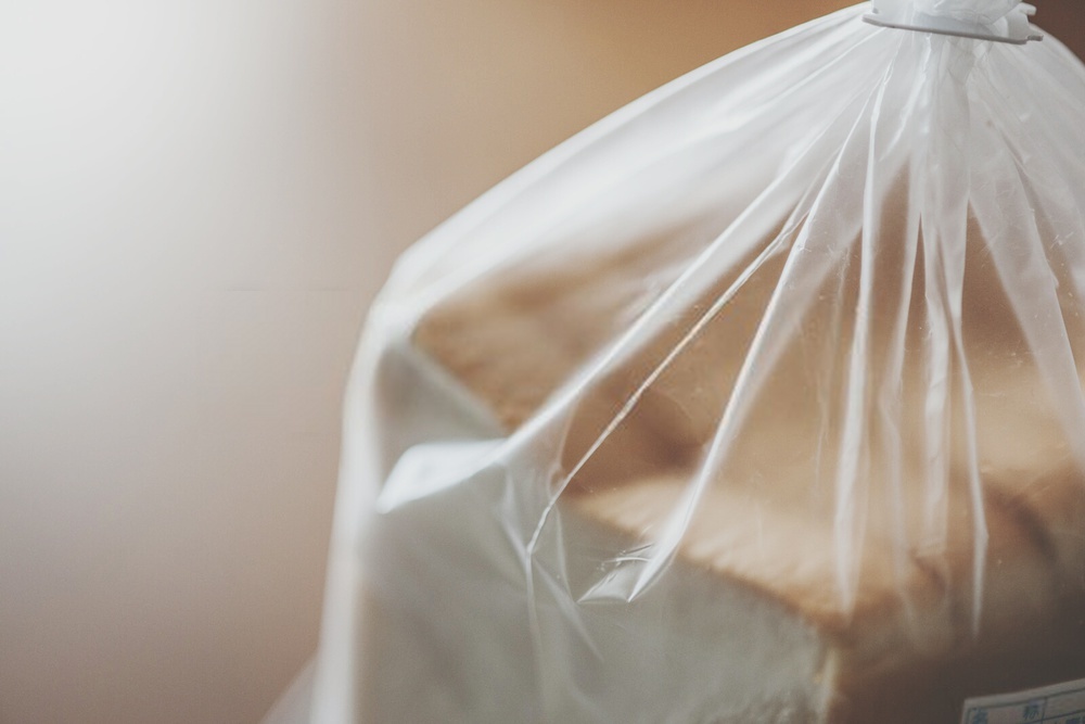 Wrapping fresh bread